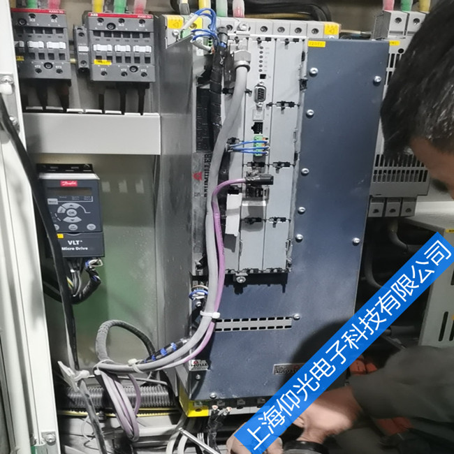 鮑米勒伺服驅(qū)動(dòng)器BM4463上電無顯示故障維修