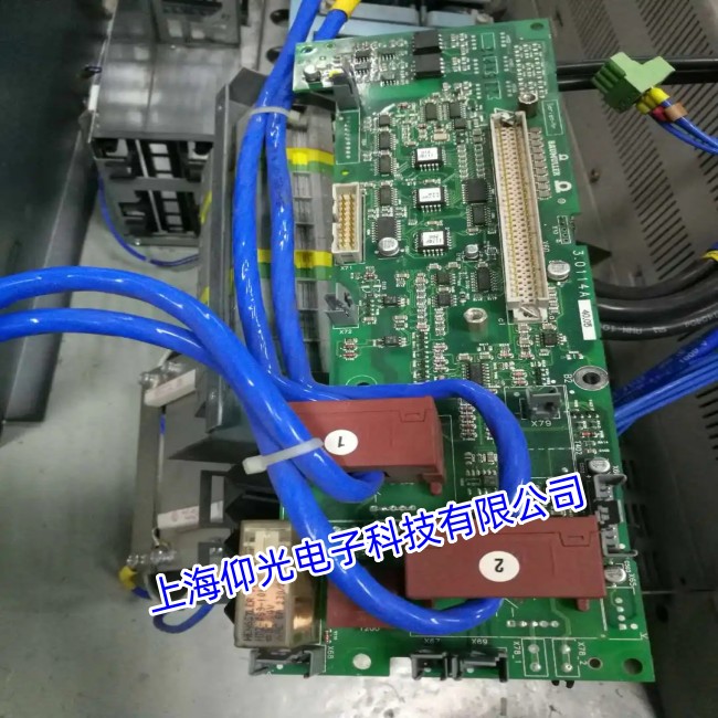 BAUMULLER伺服驅(qū)動器上電無顯示故障中檢測電壓的重要性