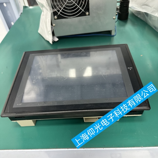 安徽歐姆龍觸摸屏NS5-SQ10B-V2局部區(qū)域無法觸摸故障維修更換調試